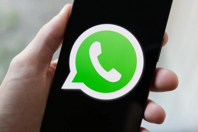 WhatsApp ने 12 हफ्तों में 9400 से ज्यादा संदिग्ध अकाउंट बंद कर दिए।