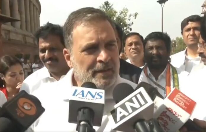 नीट परीक्षा रद्द होने पर प्रतिक्रिया देते राहुल गांधी