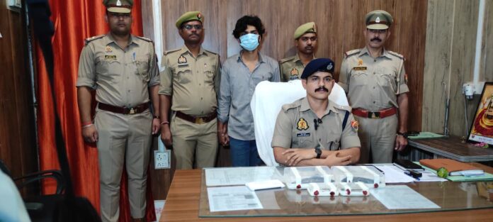 वाराणसी में अवैध पिस्टल और कारतूस के साथ गिरफ्तार आरोपी