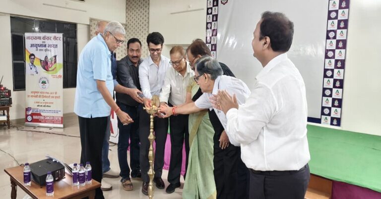 समस्तीपुर में प्रिसिजन मेडिसिन और कैंसर उपचार पर संबोधित करते डॉ. अभिषेक आनंद