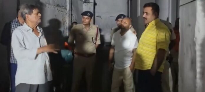 छपरा के कोल्ड स्टोरेज में अमोनिया गैस रिसाव के बाद मौके पर पहुंची राहत और बचाव टीम