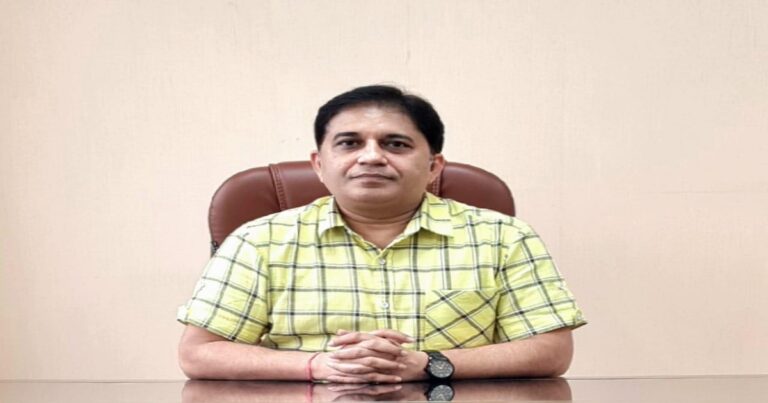 सत्यदेव सुपर स्पेशलिटी हॉस्पिटल के वरिष्ठ यूरोलॉजिस्ट डॉ. कुमार राजेश रंजन