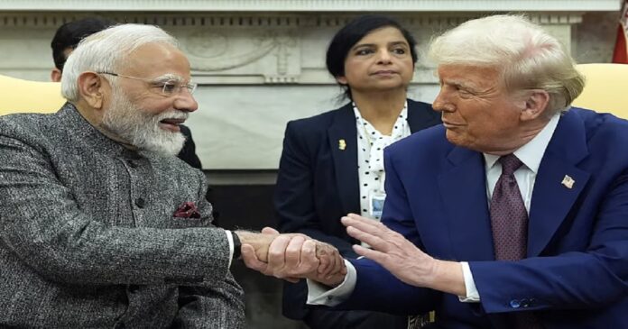प्रधानमंत्री नरेंद्र मोदी की तारीफ करते हुए डोनाल्ड ट्रंप