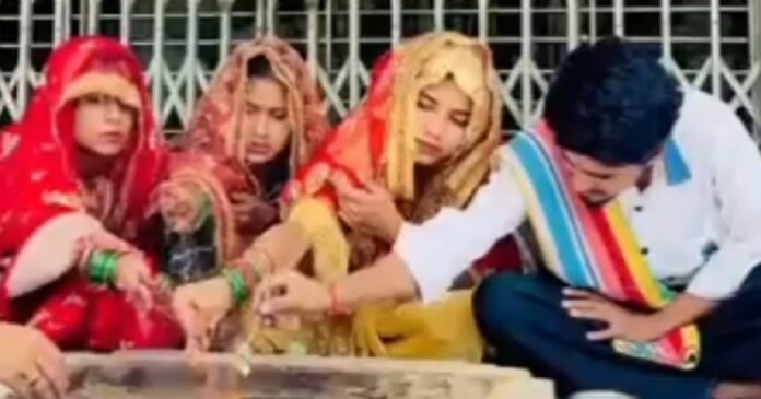 अमरोहा में तीन बहनों की एक युवक के साथ शादी का वायरल वीडियो