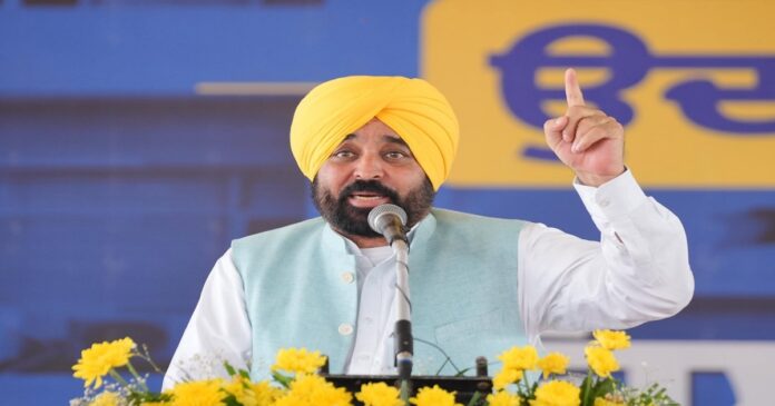 पंजाब के मुख्यमंत्री भगवंत मान के बॉडीगार्ड की पत्नी से ठगी मामले में गिरफ्तार आरोपी।