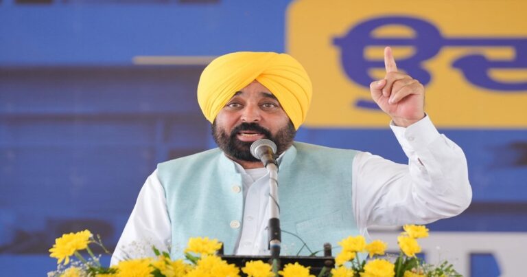 पंजाब के मुख्यमंत्री भगवंत मान के बॉडीगार्ड की पत्नी से ठगी मामले में गिरफ्तार आरोपी।