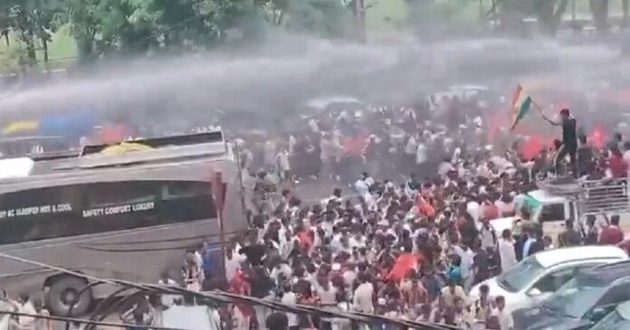 पटना गांधी मैदान में राजभवन मार्च से पहले छात्रों का प्रदर्शन और पुलिस कार्रवाई