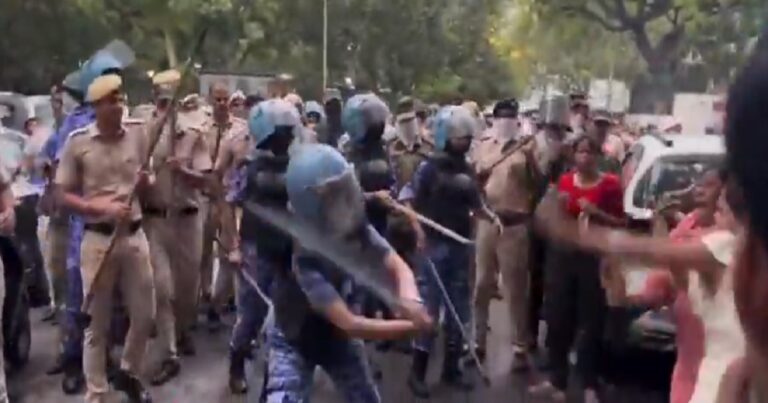 जंतर-मंतर पर छात्रों के प्रदर्शन के दौरान पुलिस कार्रवाई और सुप्रीम कोर्ट