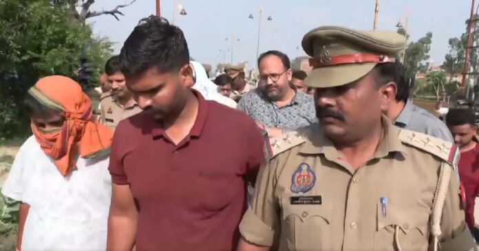 राम मंदिर चढ़ावा चोरी मामले में बरामद नकदी, सोने के जेवर और कार