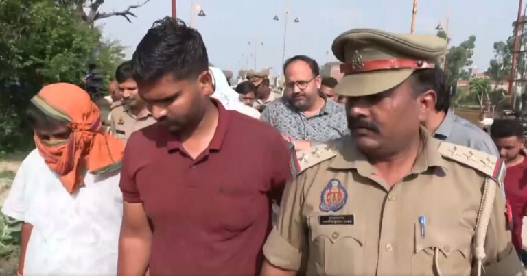 राम मंदिर चढ़ावा चोरी मामले में बरामद नकदी, सोने के जेवर और कार