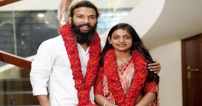 महाकुंभ से वायरल हुई मोनालिसा के नाबालिग शादी मामले में अदालत का फैसला