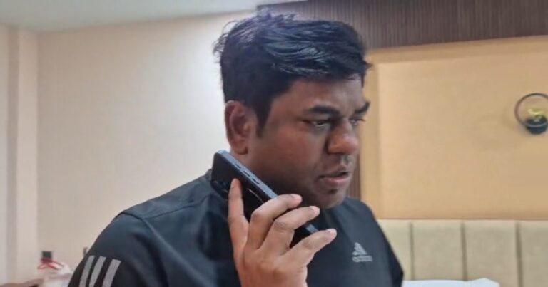 महाराजगंज में कार्यक्रम को लेकर बयान देते मुकेश सहनी
