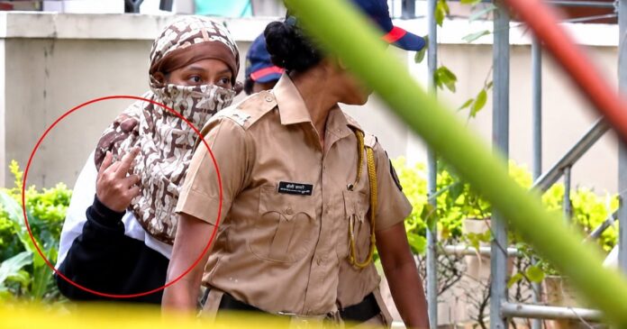 केतन अग्रवाल मामले में जांच के दौरान पुलिस के साथ सिया गोयल