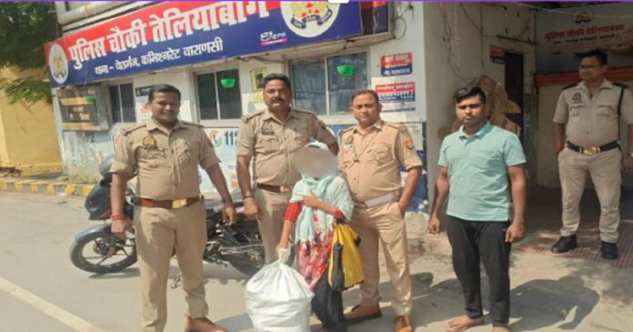 वाराणसी पुलिस ने 8 साल की बच्ची रेशमा को राशन उपलब्ध कराया