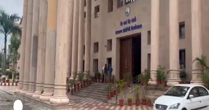 उत्तराखंड तकनीकी विश्वविद्यालय में पेपर लीक मामले में आरोपी सहायक प्रोफेसर की गिरफ्तारी