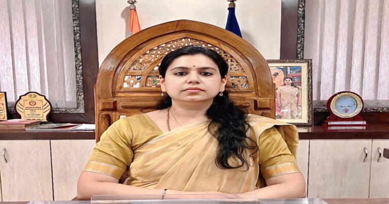 IAS दिव्या मित्तल ने 13 साल की सेवा के बाद दिया इस्तीफा