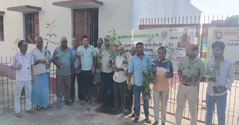 फोर्ड हॉस्पिटल के स्थापना दिवस पर 500 पौधों का वितरण, पर्यावरण संरक्षण का दिया संदेश