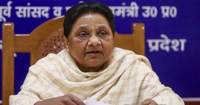 मायावती का अखिलेश यादव के चवन्नी वाले बयान पर हमला