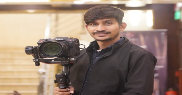 पटना के फोटोग्राफर मोगली कैमरे के साथ