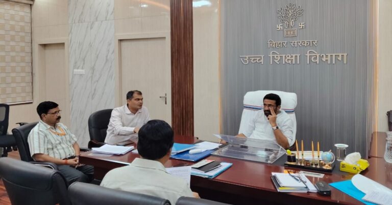स्टूडेंट क्रेडिट कार्ड में गड़बड़ी पर सरकार सख्त, एक से ज्यादा कॉलेज चलाने वाले संस्थानों की होगी जांच