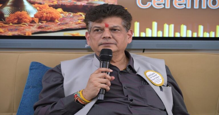 आर्यभट्ट ज्ञान विश्वविद्यालय पटना के कुलपति प्रोफेसर शरद कुमार यादव