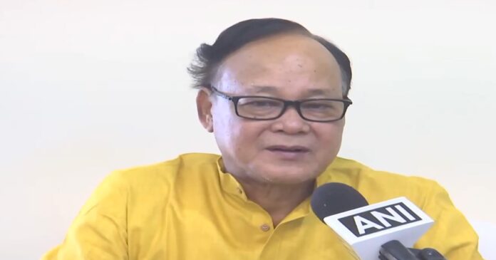 NCPI सांसद जगदीश चंद्र बर्मा बसुनिया ने 17 सांसदों के BJP में जाने का दावा किया है।