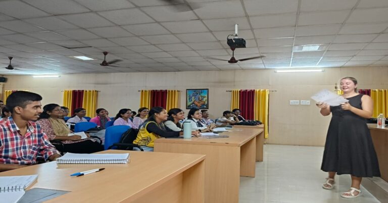 महात्मा गांधी काशी विद्यापीठ में विद्यार्थियों के विभिन्न शैक्षणिक कार्यक्रम