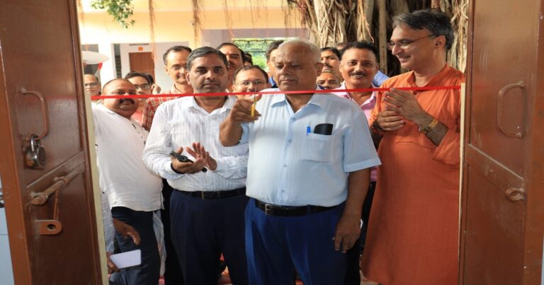 काशी विद्यापीठ के शोध छात्रावास में मेस शुरू, छात्रों की सुविधा को लेकर हुआ निरीक्षण