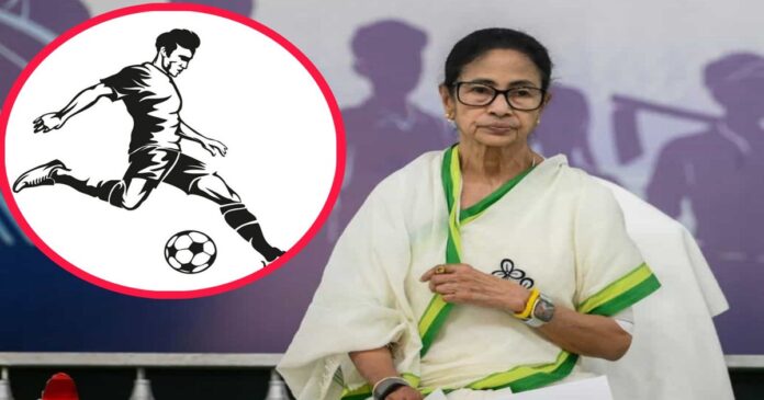 ममता बनर्जी का नया TMC चुनाव चिन्ह फुटबॉल खिलाड़ी