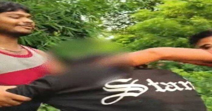 समस्तीपुर में लड़की से कथित बदसलूकी का वायरल वीडियो