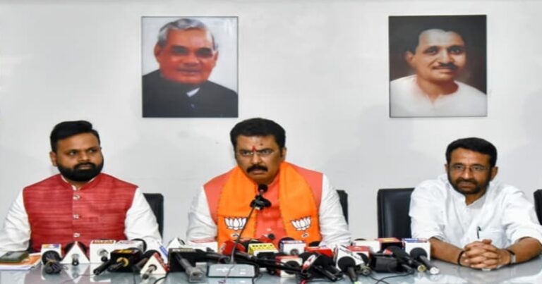 पटना में सेवा संकल्प अभियान की जानकारी देते भाजपा प्रदेश अध्यक्ष संजय सरावगी