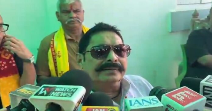 जेडीयू से निष्कासन के बाद अनंत सिंह ने पार्टी नेतृत्व पर निशाना साधा।