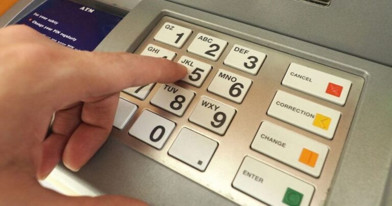 1 अक्टूबर से बदल गए पैसे से जुड़े ये बड़े नियम, ATM से UPI और टैक्स तक जानें क्या बदला