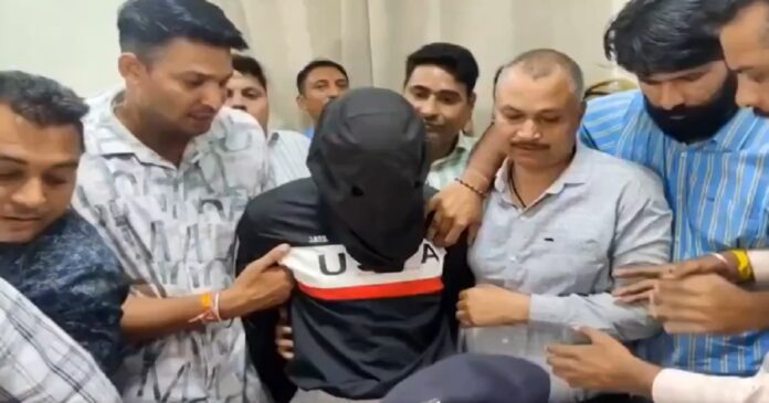 टाइगर श्रॉफ फायरिंग केस में तीन आरोपियों को कोटा रेलवे स्टेशन से गिरफ्तार किया गया।