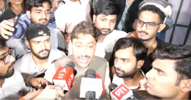 जामिया में छात्र संघ चुनाव की मांग के बीच कथित विवादित नारों को लेकर विवाद बढ़ा।