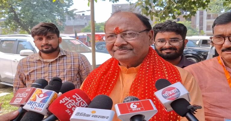 वाराणसी खंड स्नातक सीट पर आशुतोष सिन्हा की बढ़त, केदारनाथ सिंह ने जनादेश स्वीकार किया।