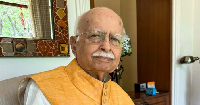 लालकृष्ण आडवाणी का दिल्ली के अपोलो अस्पताल में इलाज चल रहा है। उनकी हालत स्थिर बताई गई है।