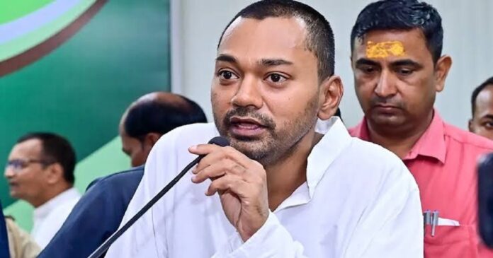 स्वास्थ्य मंत्री निशांत कुमार के निर्देश पर एलएनजेपी अस्पताल के तीन डॉक्टरों के खिलाफ विभागीय कार्रवाई शुरू की गई है।