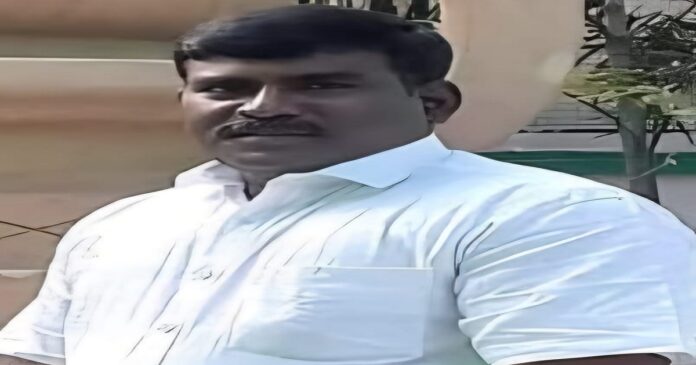 गौरीशंकर यादव के निधन पर राजद के राष्ट्रीय अध्यक्ष लालू प्रसाद यादव और तेजस्वी यादव समेत कई नेताओं ने संवेदना जताई।