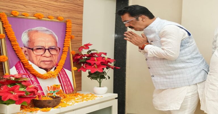 कैलाशपति मिश्र की जयंती को अगले वर्ष से राजकीय समारोह के रूप में मनाया जाएगा।