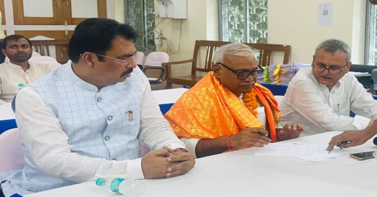 दरभंगा में NDA प्रत्याशियों के नामांकन के दौरान संजय सरावगी
