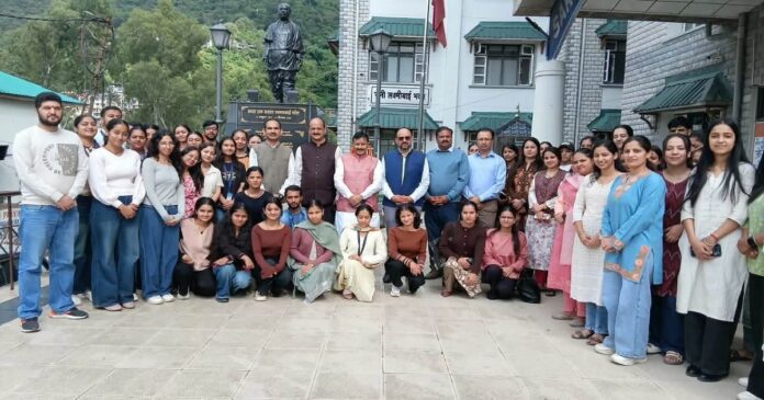 सम्पूर्णानन्द संस्कृत विश्वविद्यालय के कुलपति प्रो. बिहारी लाल शर्मा ने रोजगारपरक शिक्षा, कौशल विकास और महिलाओं की आर्थिक आत्मनिर्भरता पर जोर दिया। |